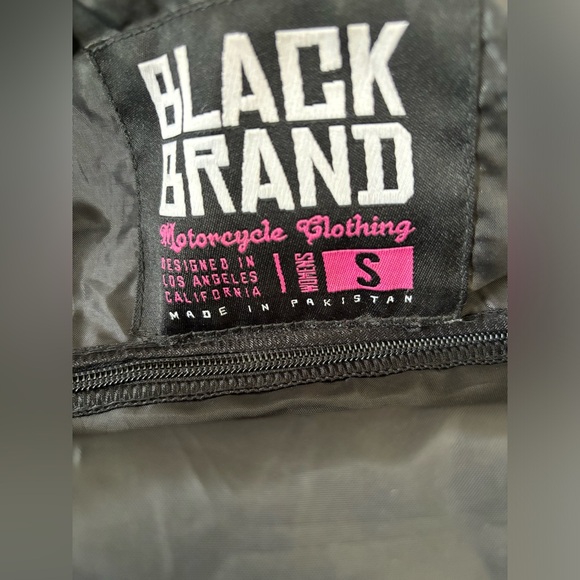 NEARLY NEW! BLACK BRAND MOTORCYCLE CLOTHING BLACK LEATHER WOMENS BUCKLE VEST - Picture 9 of 12